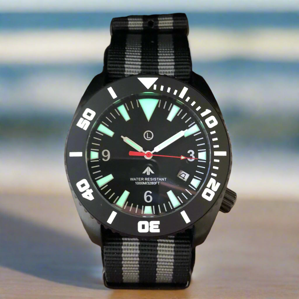 Deep Dive 1000m divers watch, black edition, 44mm, Super-Luminova, NATO strap, headshot