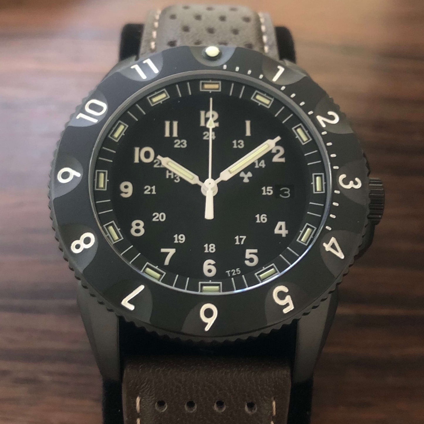 Enoksen TACTIC E09/BQ ◇ Swiss Quartz Tactical - Black Edition 42mm