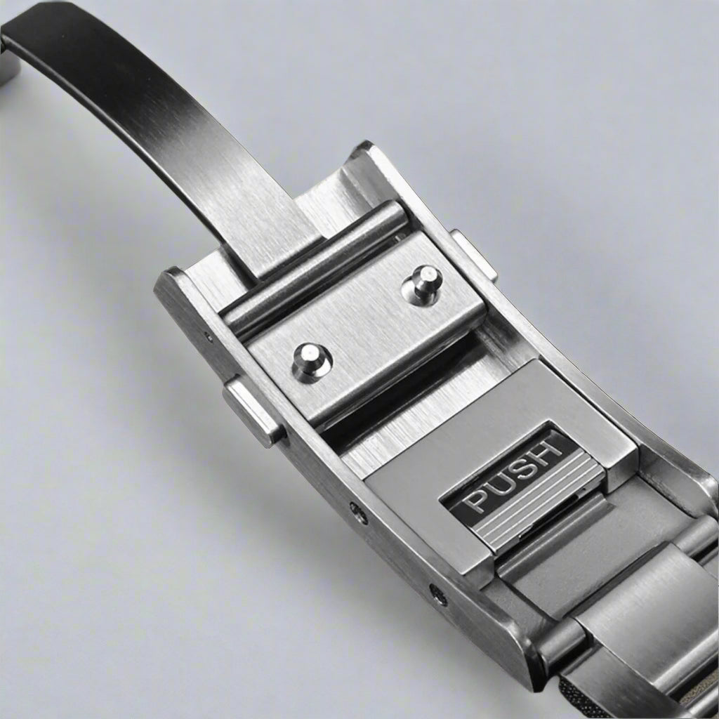 Close up of the high quality solid stainless steel bracelet on Roam E07/B, showcasing the milled quick-adjust clasp.