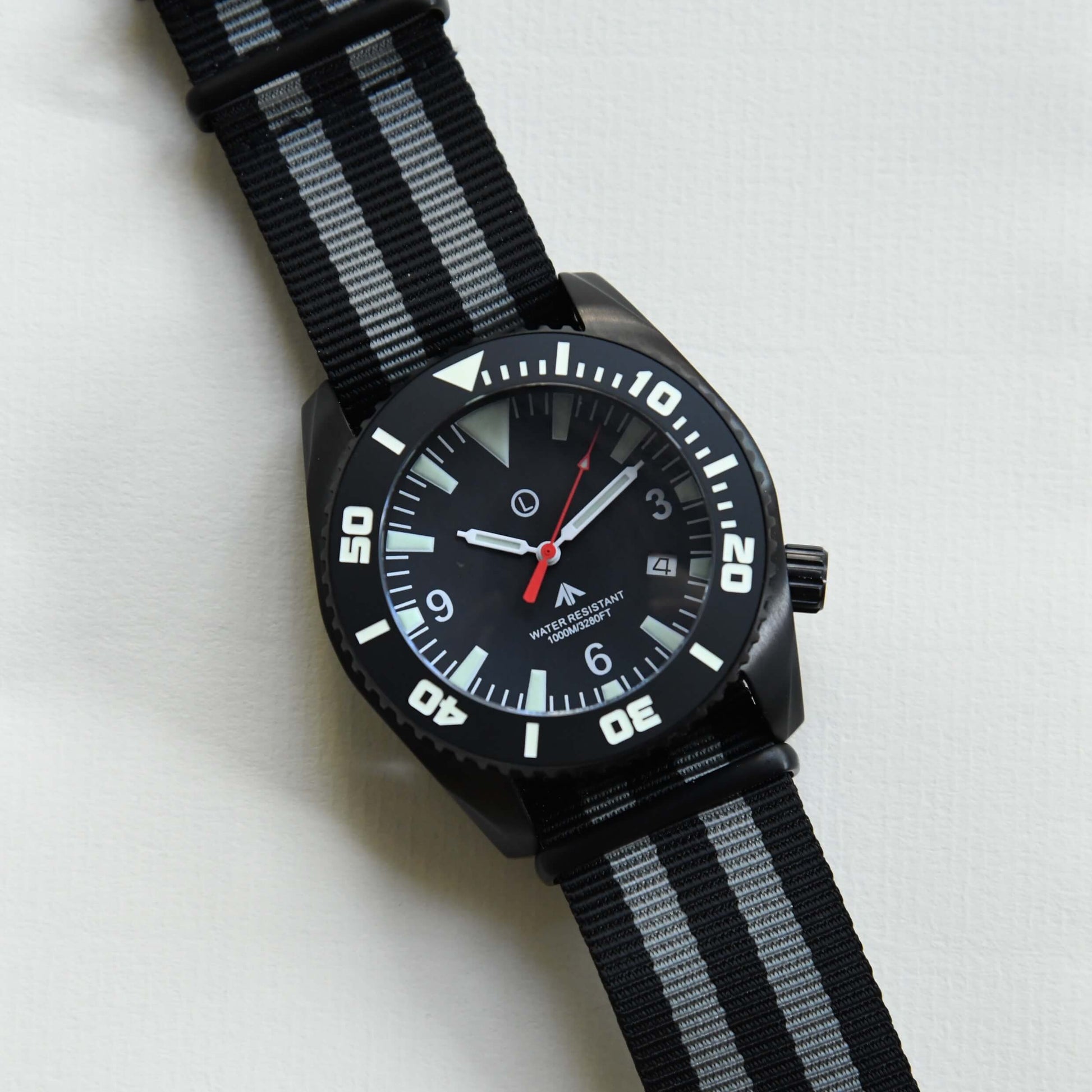 Deep Dive 1000m divers watch, black edition, 44mm, Super-Luminova, NATO strap, headshot