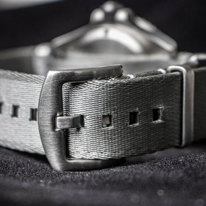 Enoksen Duty Seatbelt-Style NATO Strap (18, 20, 22mm) - Grey