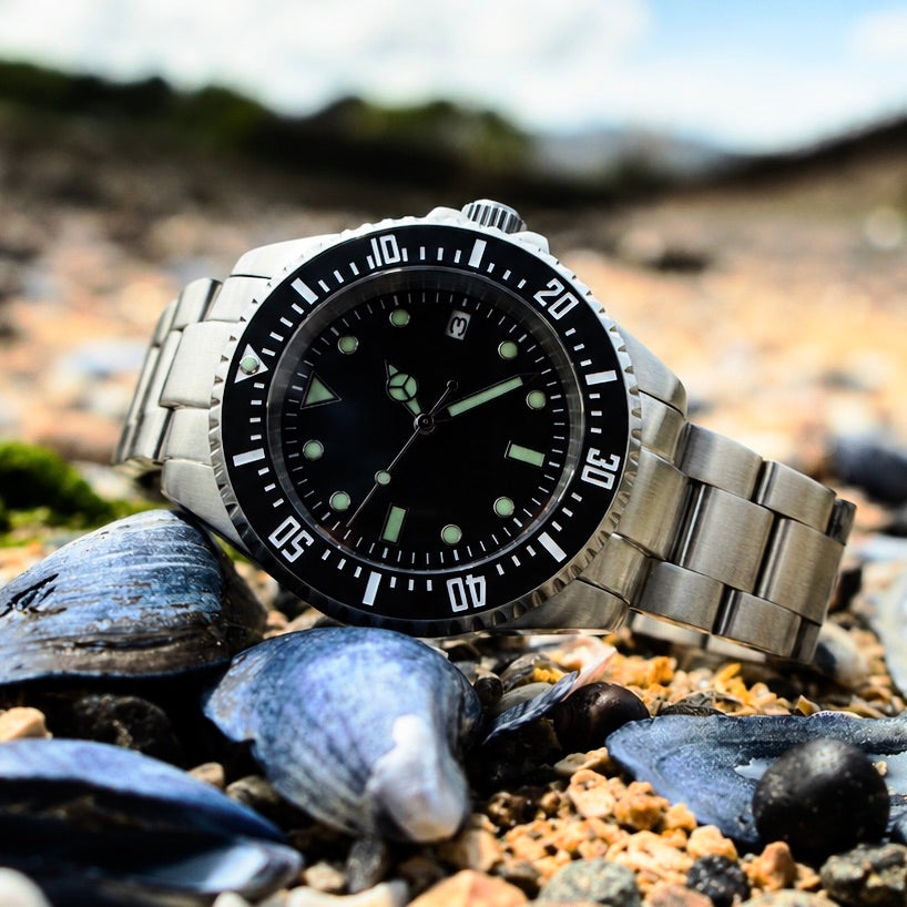 DIVE E02/J ◇ Automatic Diver's Watch - 40.8mm - Black Dial Edition