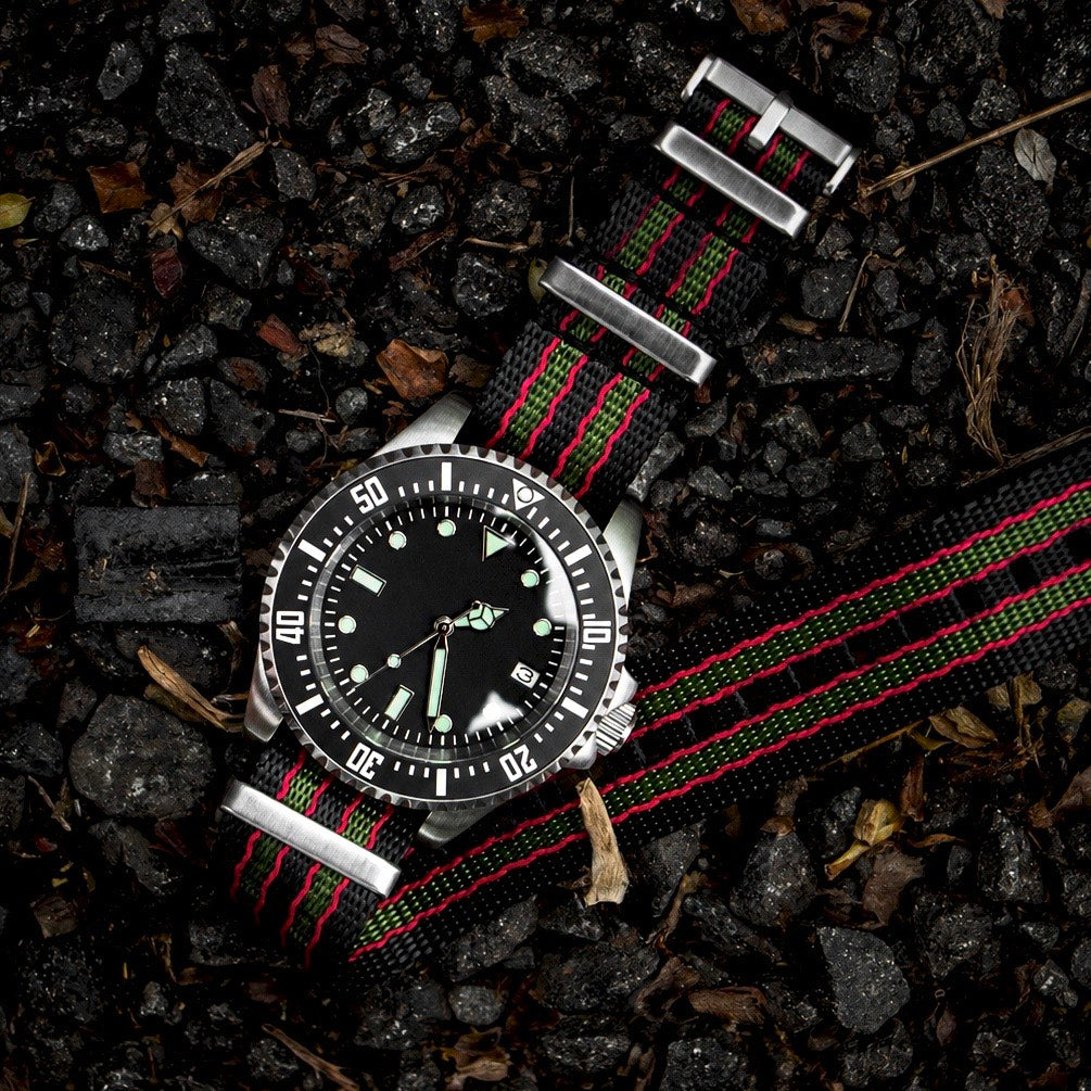 DIVE E02/J ◇ Automatic Diver's Watch - 40mm - Black Dial Edition
