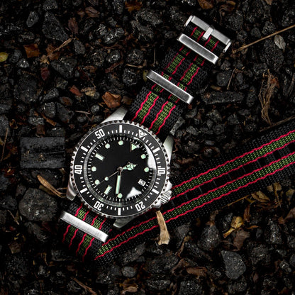 DIVE E02/J ◇ Automatic Diver's Watch - 40mm - Black Dial Edition