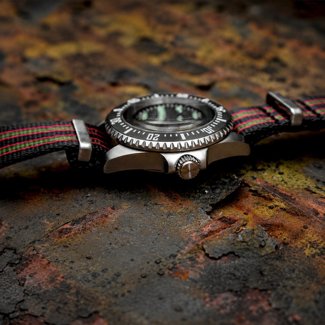 DIVE E02/J ◇ Automatic Diver's Watch - 40mm - Black Dial Edition