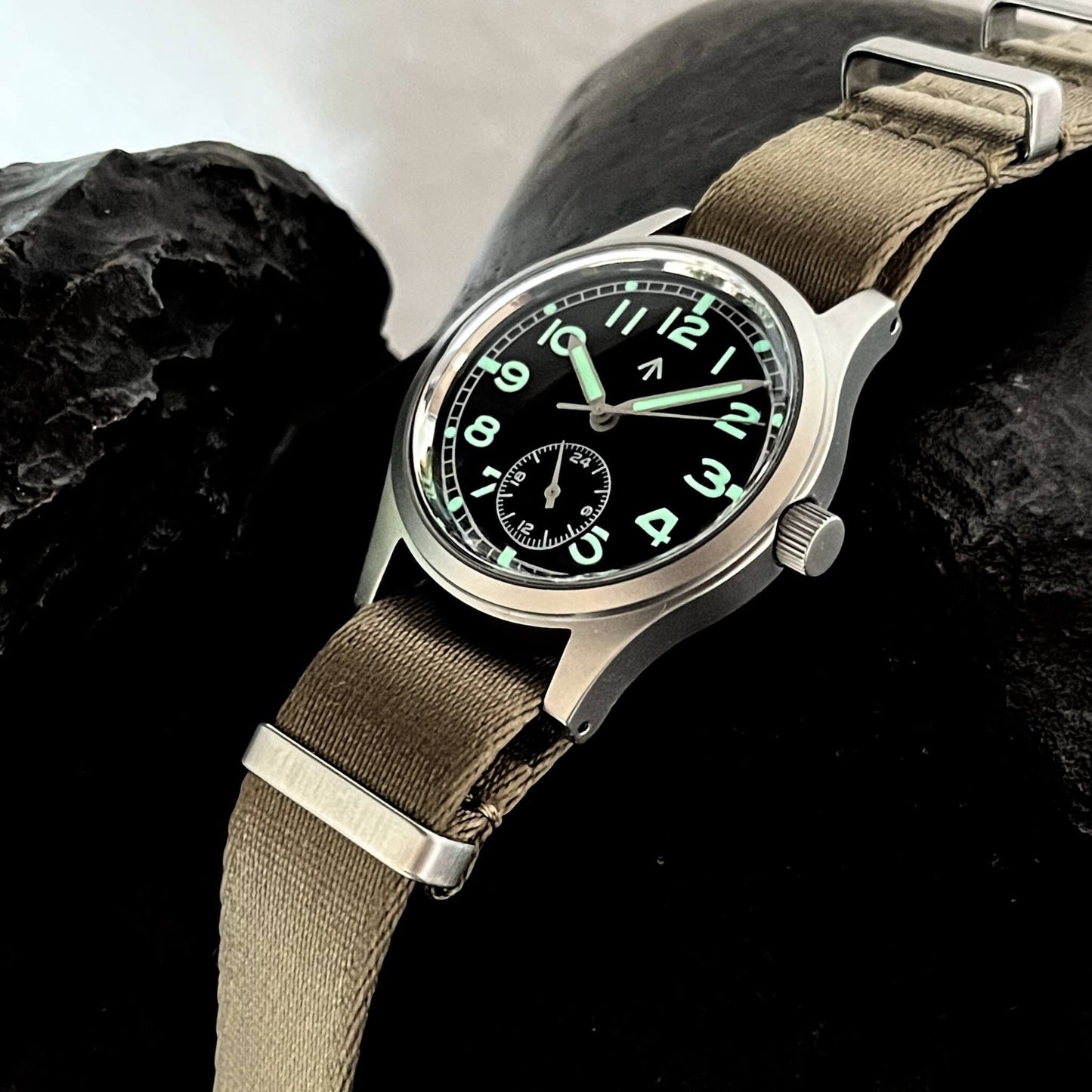 FLY E03/H ◇ Meca-Quartz Dirty Dozen Watch - 36mm - Black Edition