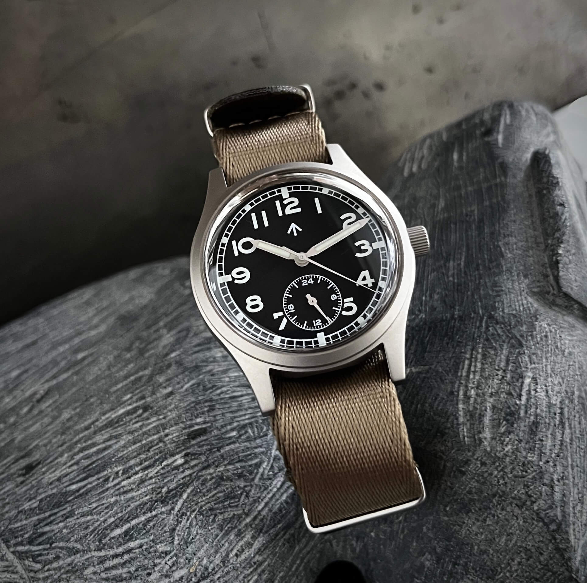 Dirty Dozen - Meca-Quartz Edition ◇ ENOKSEN Fly E03/H ◇ Military