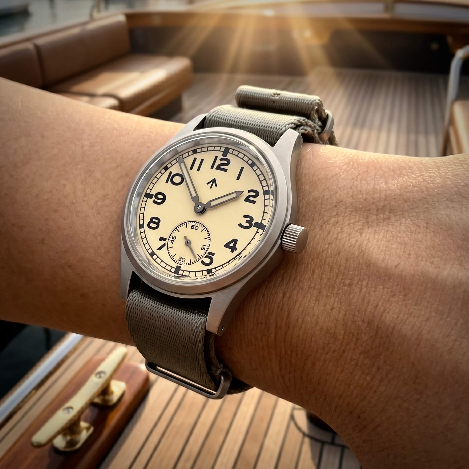Dirty Dozen Military Watch ◇ ENOKSEN Fly E03/T ◇ Automatic Cream