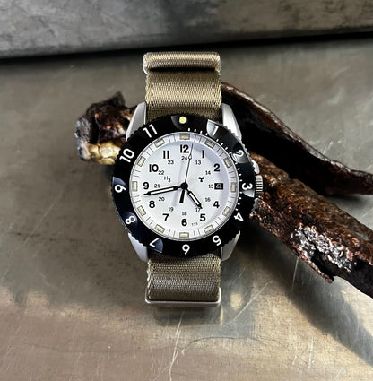 TACTIC E09/AQ  ◇ Swiss Quartz Tactical Watch - 42mm - White Edition