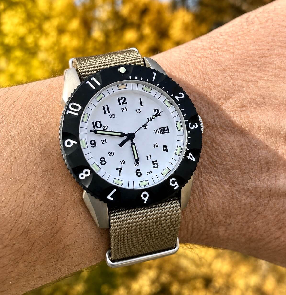 TACTIC E09/AQ  ◇ Swiss Quartz Tactical Watch - 42mm - White Edition