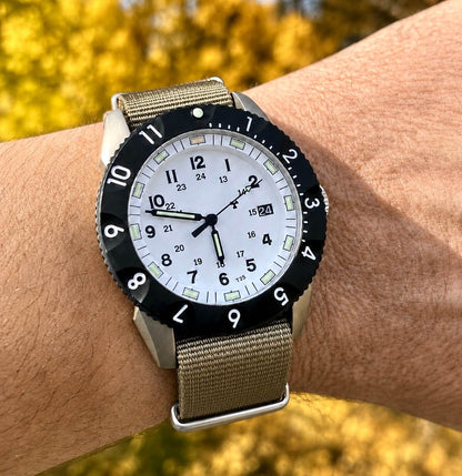 TACTIC E09/AQ  ◇ Swiss Quartz Tactical Watch - 42mm - White Edition